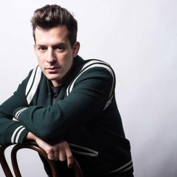 Mark Ronson - Mark Ronson feat. Miley Cyrus - Nothing Breaks Like A Heart (Acoustic Version) постер